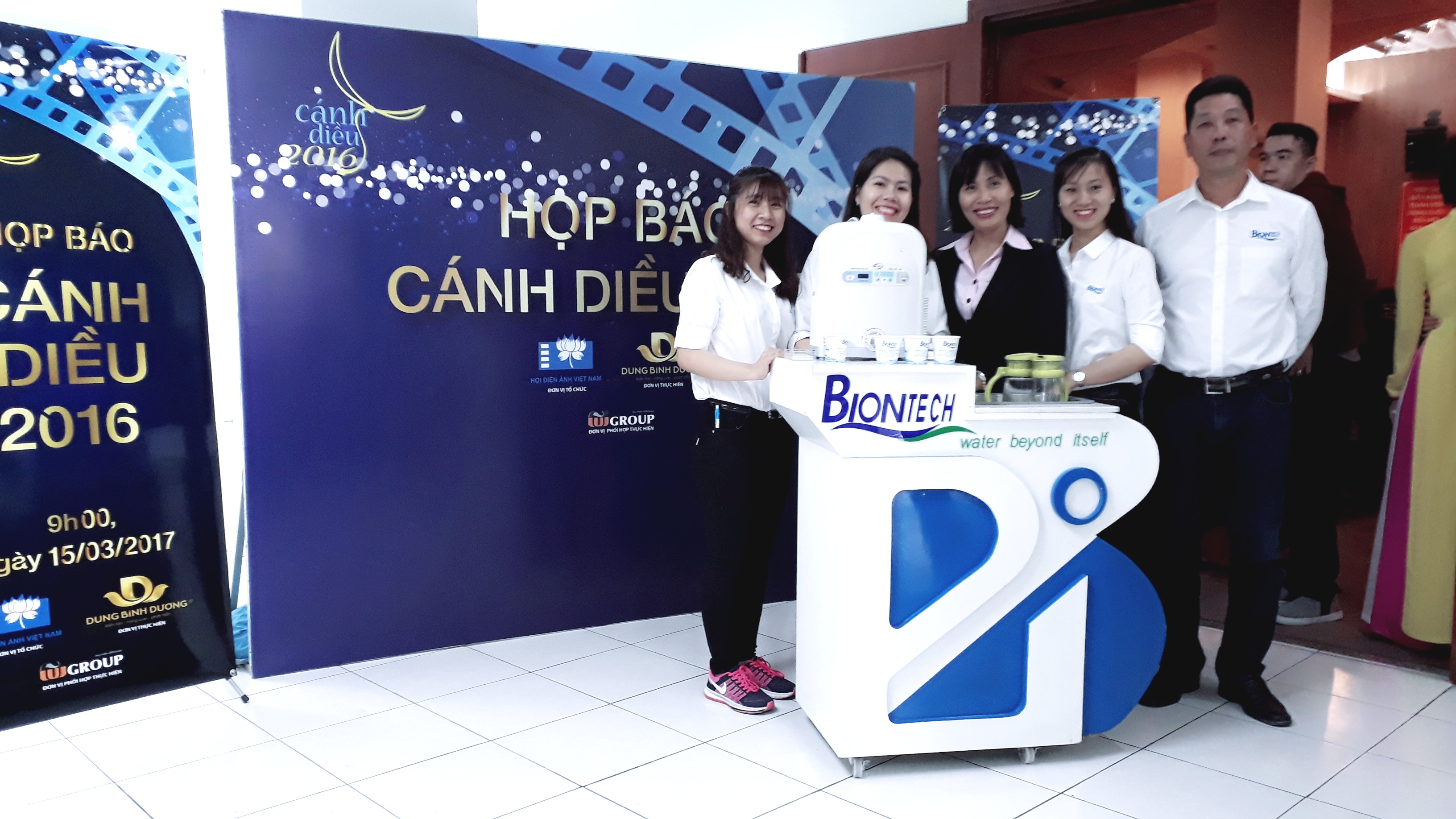 Nước Pi đồng hành cùng buổi họp báo Cánh Diều 2016